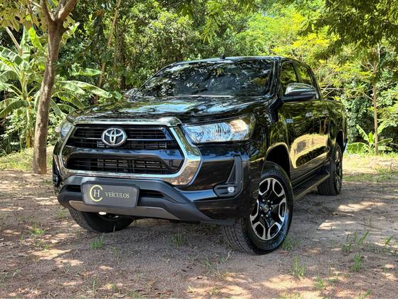TOYOTA HILUX 2.8 D-4D TURBO DIESEL CD SRV 4X4 AUTOMÁTICO